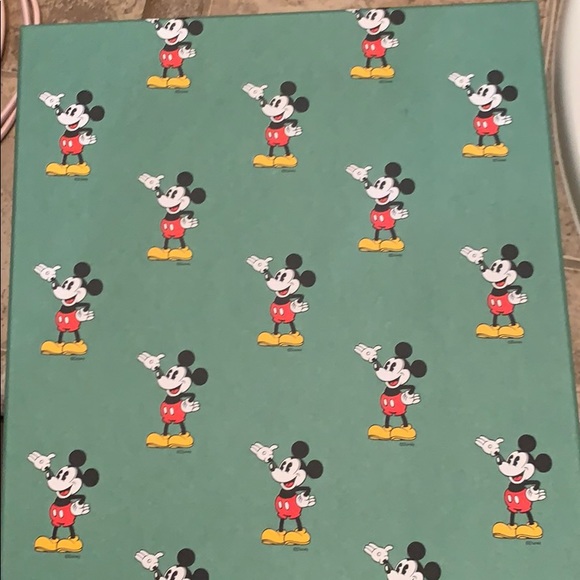 Gucci Mickey rare envelope case NWOT! - Picture 2 of 9